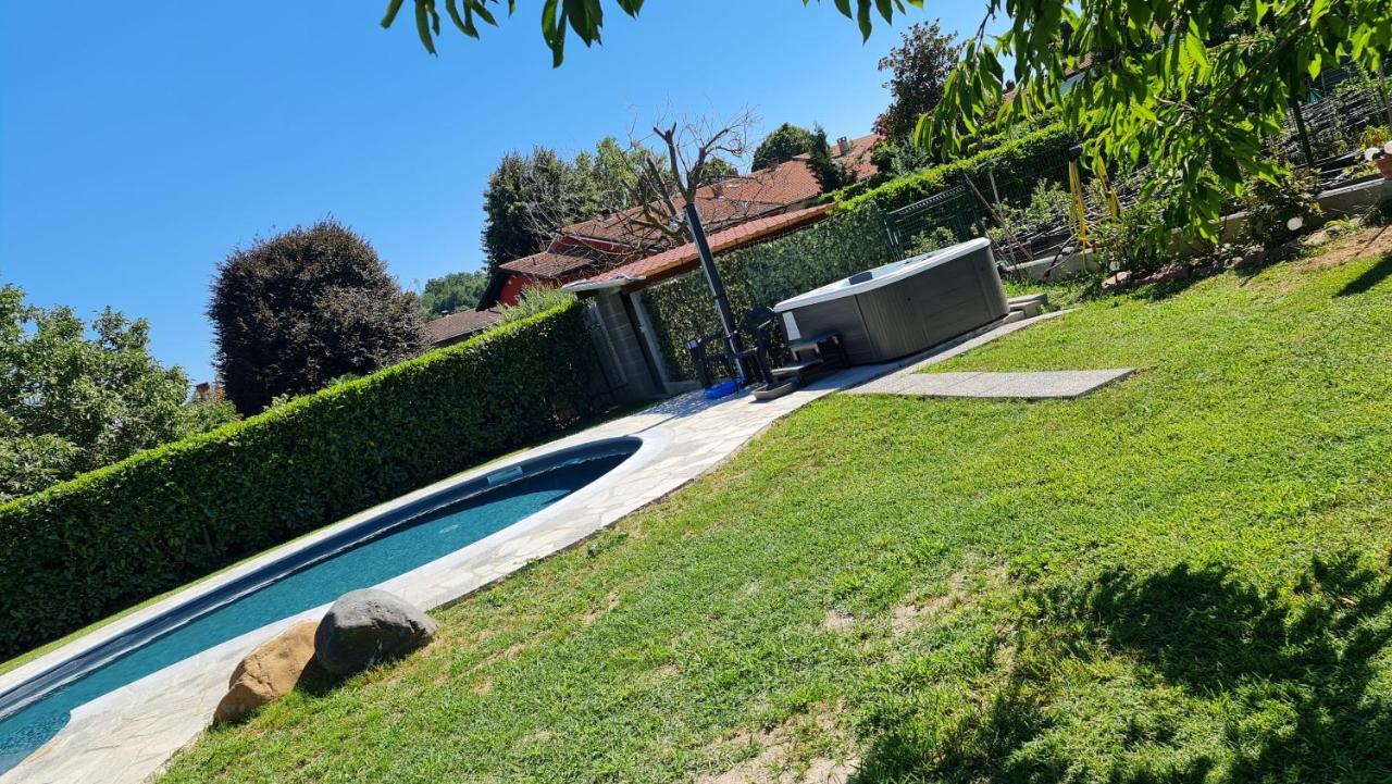 La Tana Dei Corgi Bed and Breakfast Moncrivello Exteriör bild