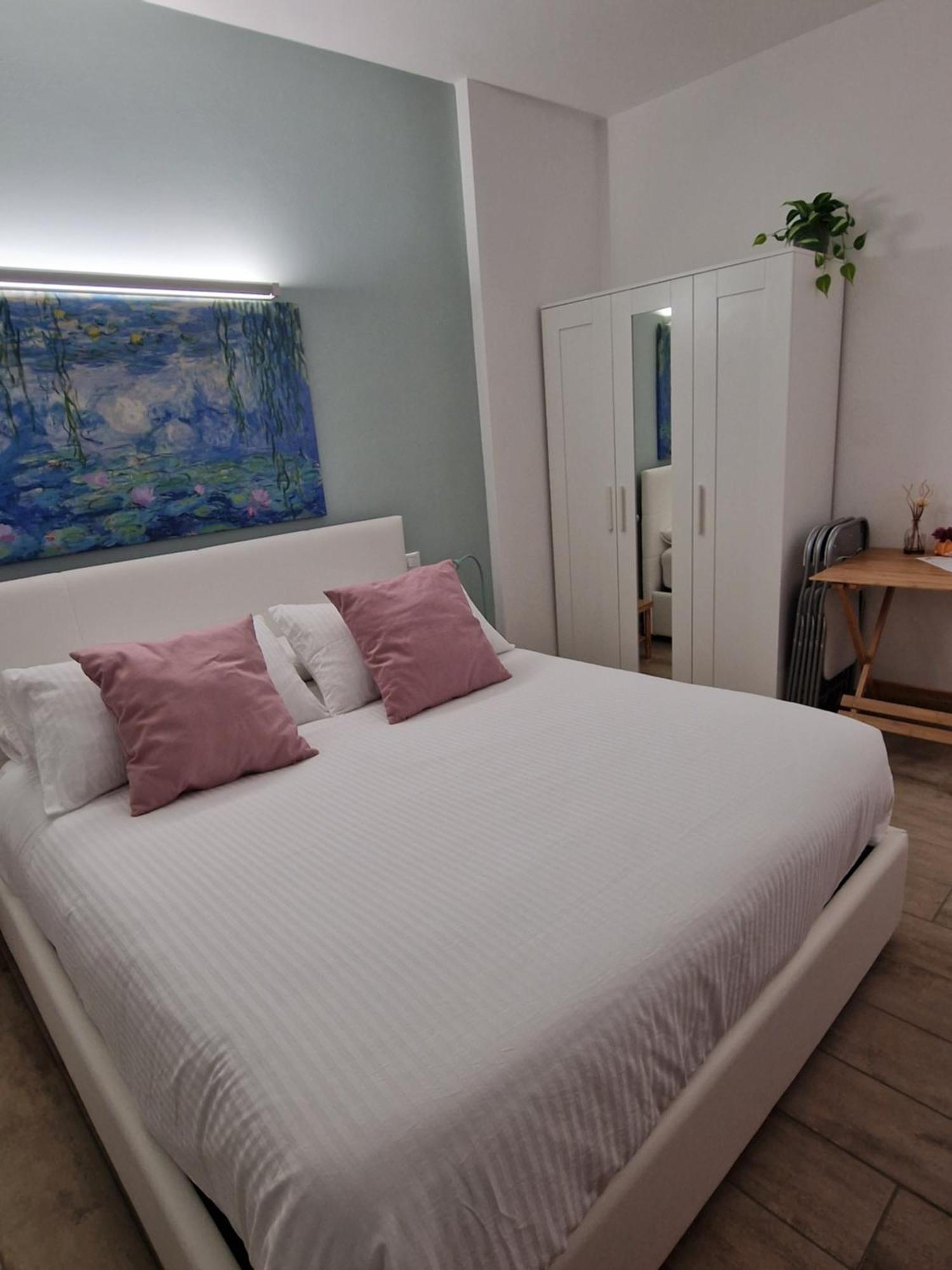 La Tana Dei Corgi Bed and Breakfast Moncrivello Rum bild