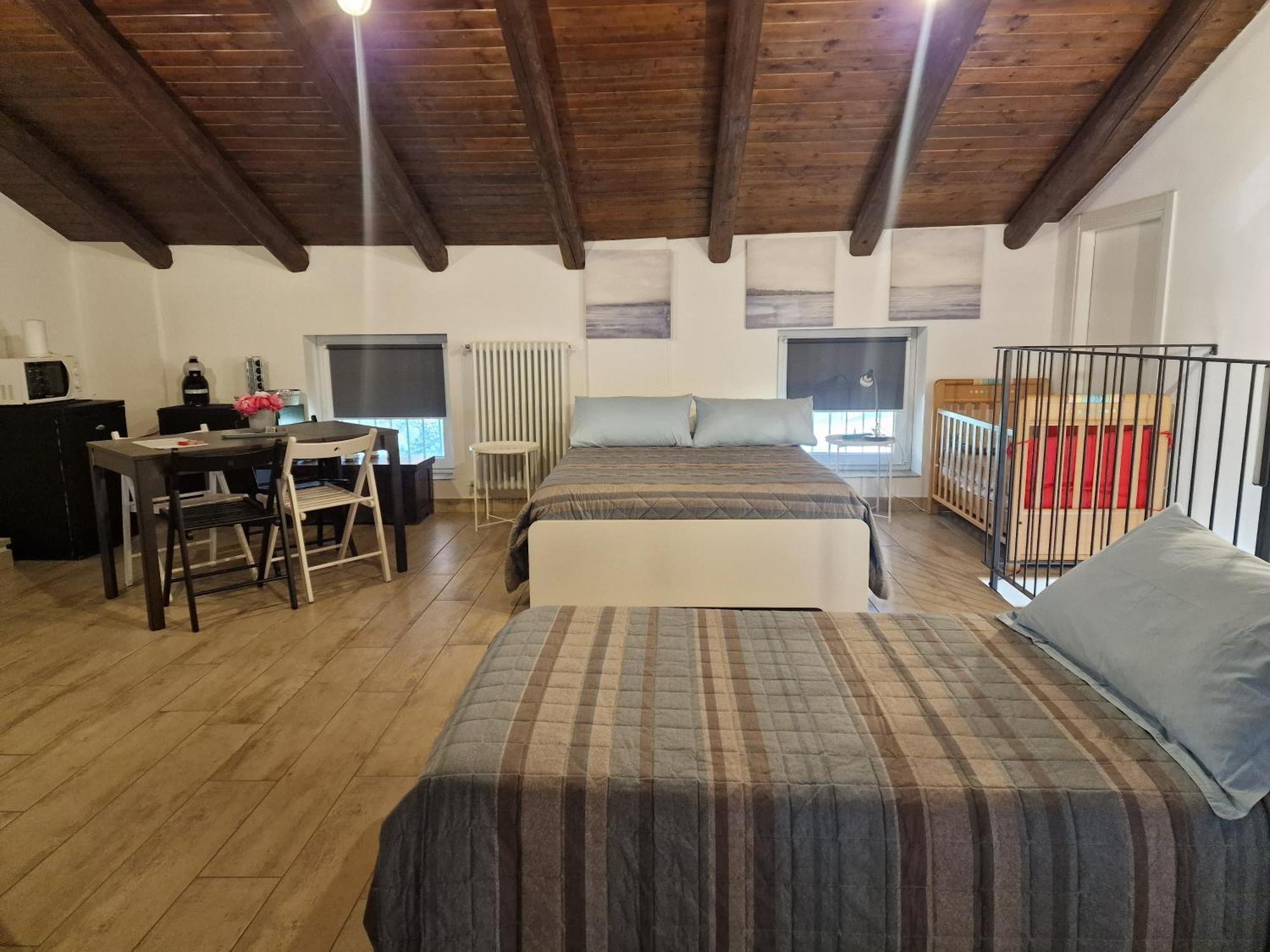 La Tana Dei Corgi Bed and Breakfast Moncrivello Exteriör bild