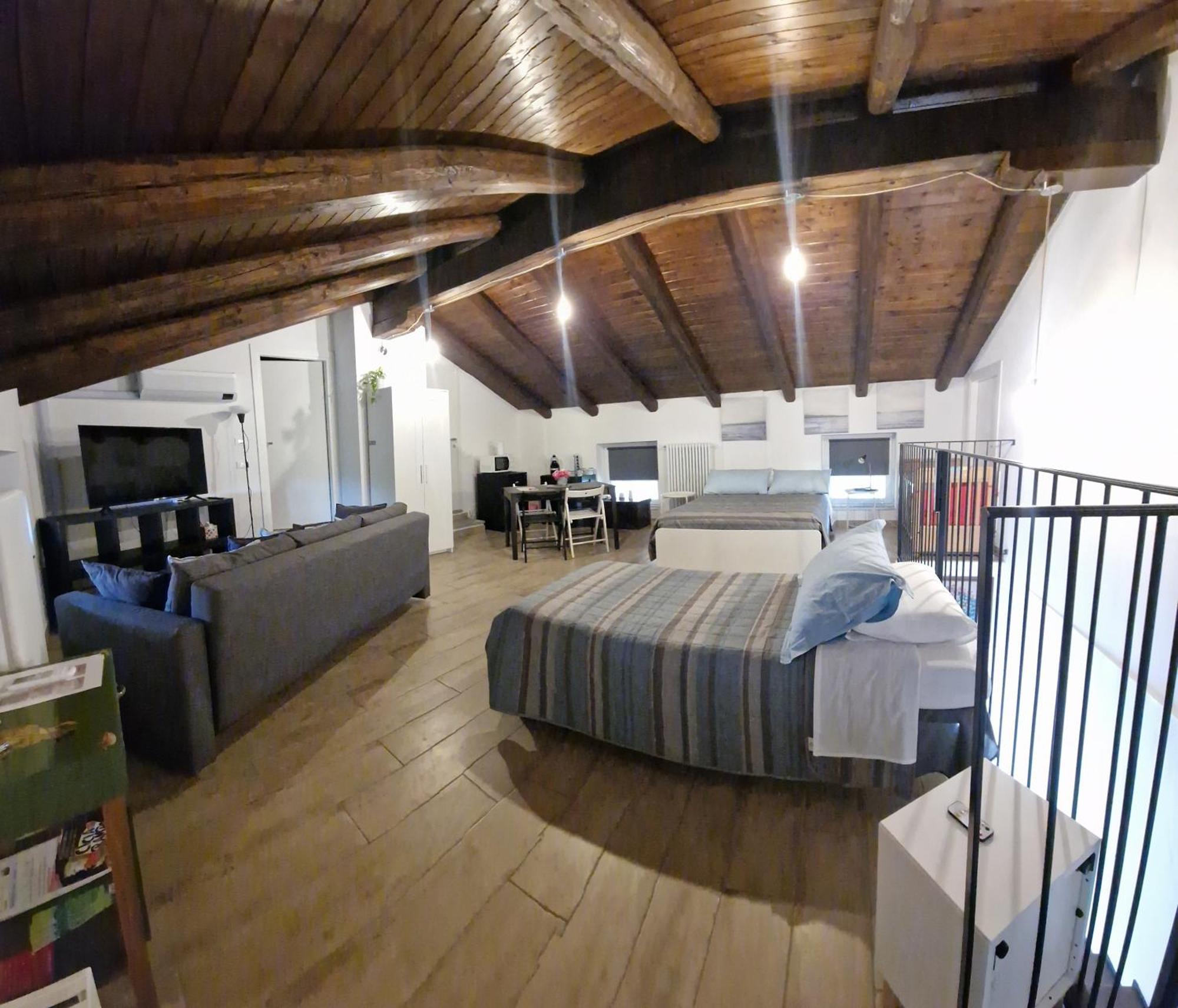 La Tana Dei Corgi Bed and Breakfast Moncrivello Exteriör bild